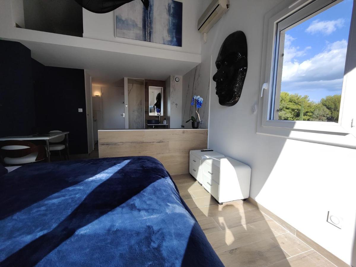 Suites Jm - Les Pins Marines - Jacuzzi & Vue Mer Bandol Exterior photo
