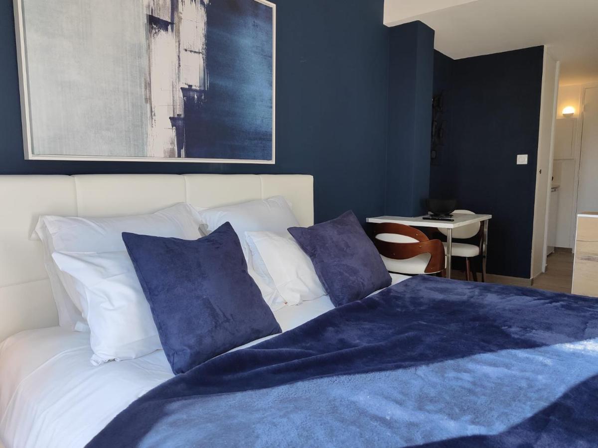 Suites Jm - Les Pins Marines - Jacuzzi & Vue Mer Bandol Exterior photo